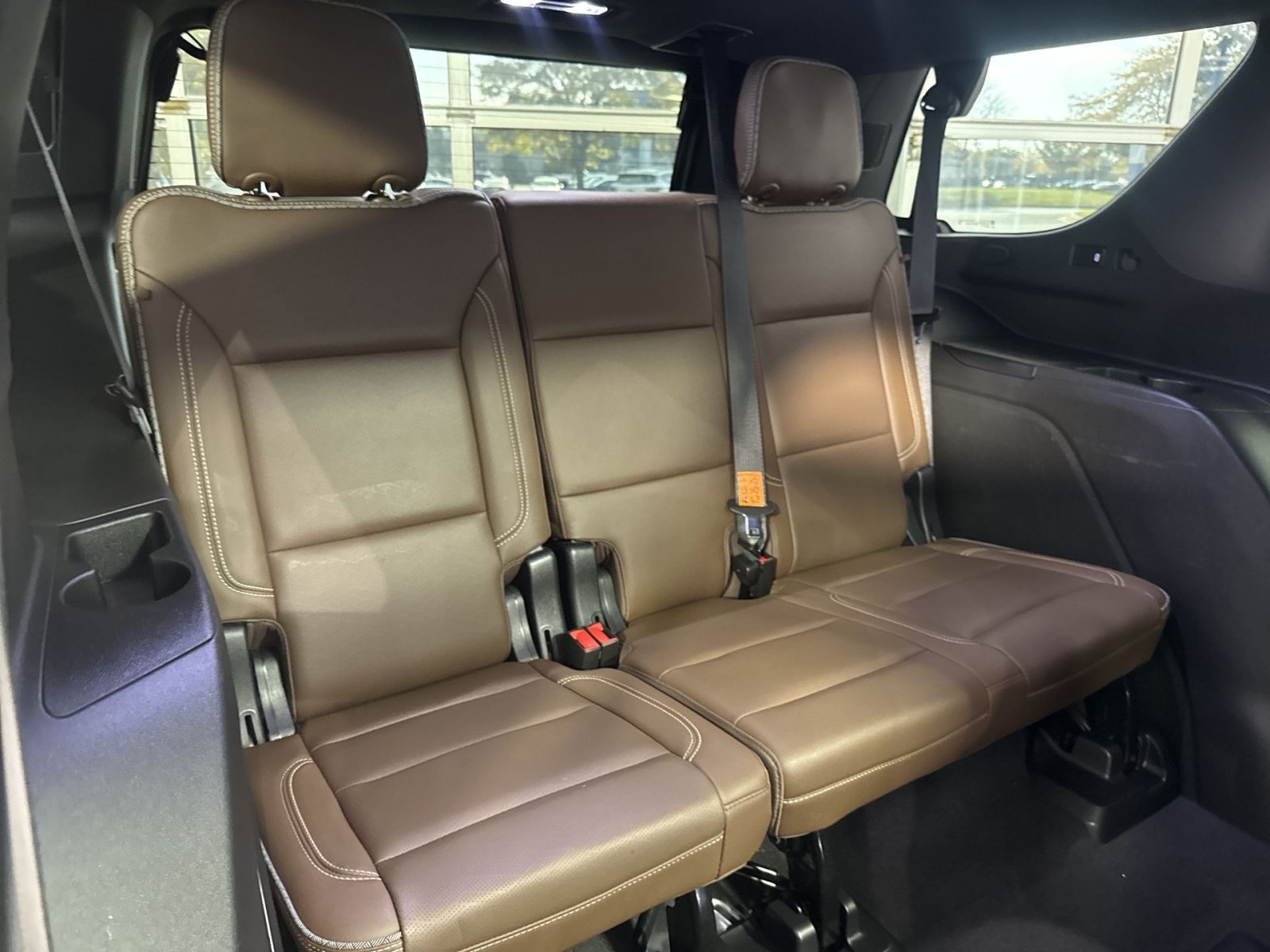 Used 2022 Chevrolet Tahoe High Country w/ Premium Package 2 AWD/4WD image 27