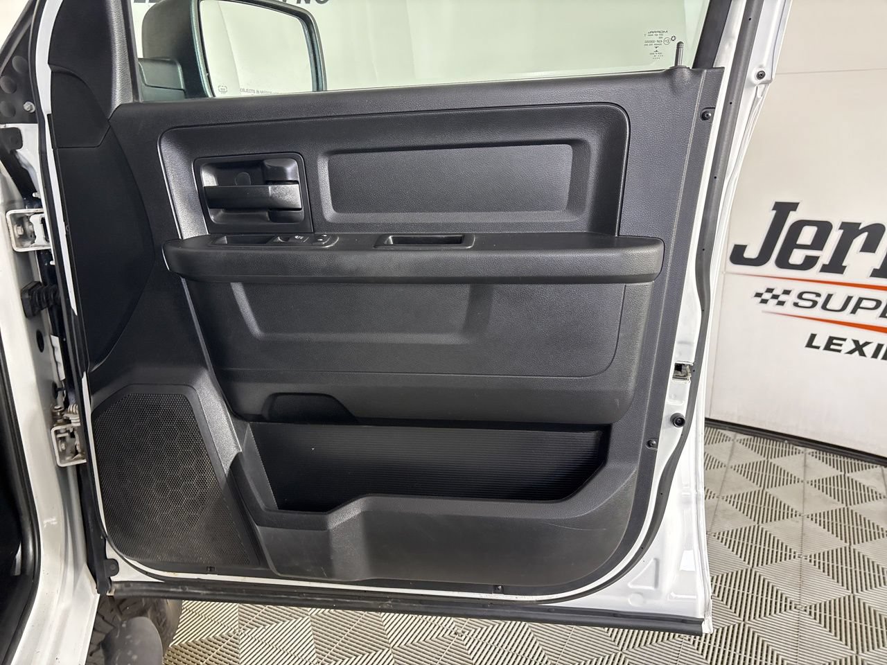 Used 2016 RAM 2500 Tradesman w/ Chrome Appearance Group AWD/4WD image 25