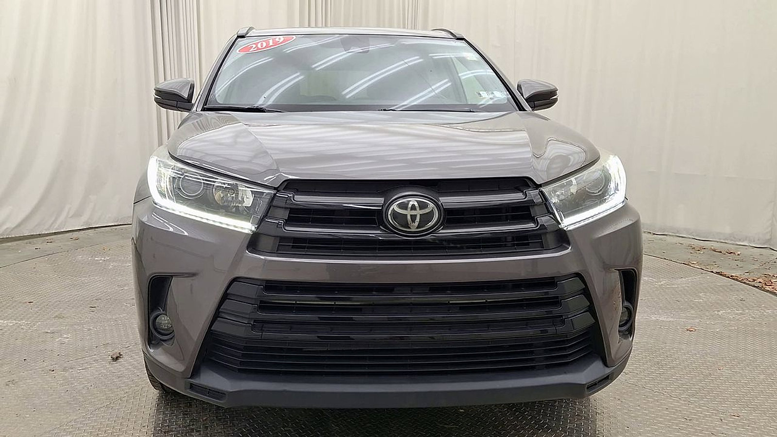 Certified 2019 Toyota Highlander SE image 6