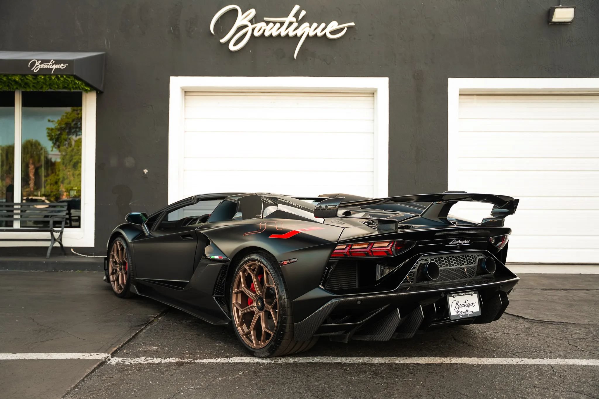 Used 2021 Lamborghini Aventador SVJ AWD/4WD image 5