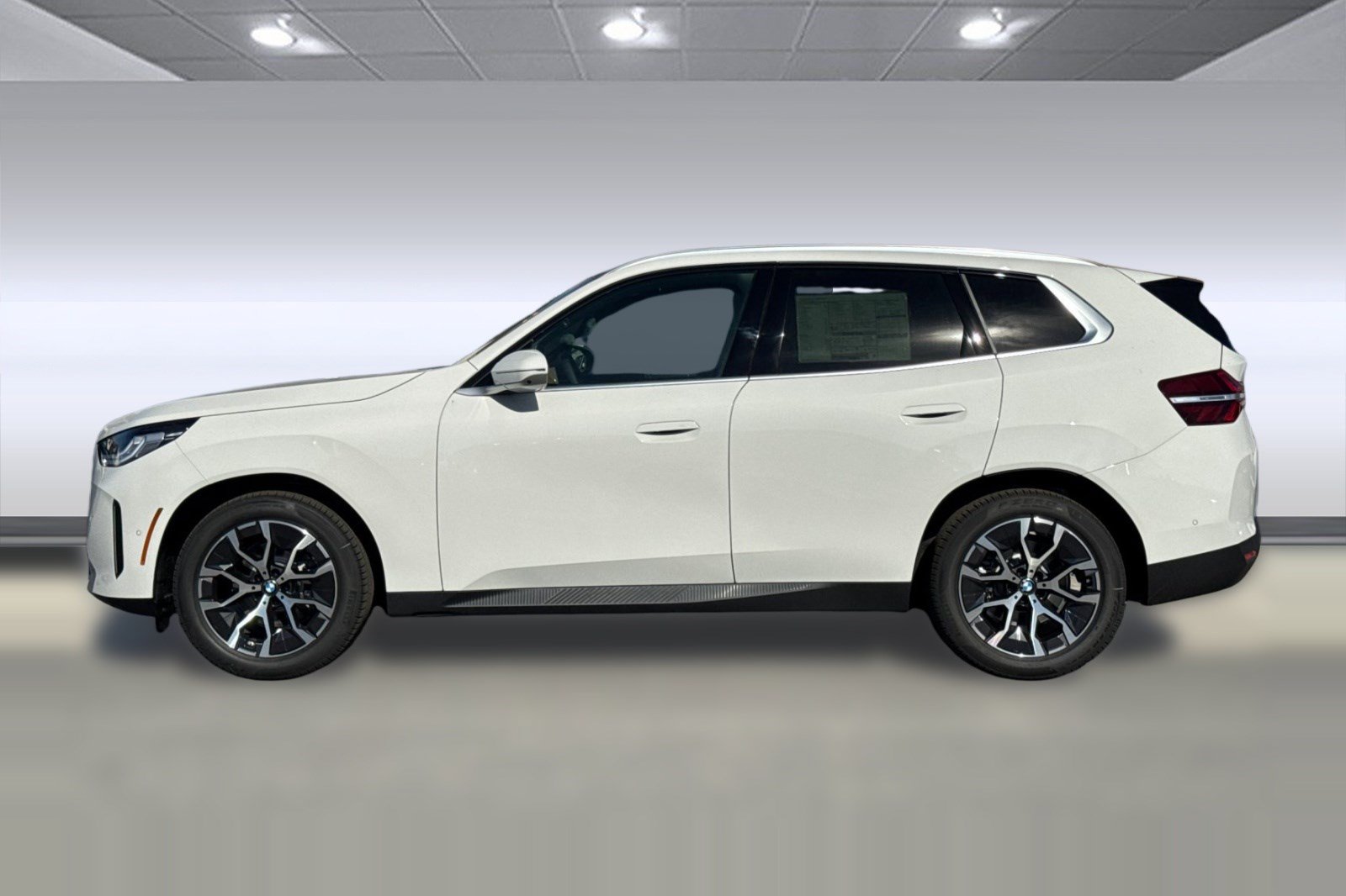 Used 2026 BMW X3 xDrive30i w/ Premium Package AWD/4WD image 2