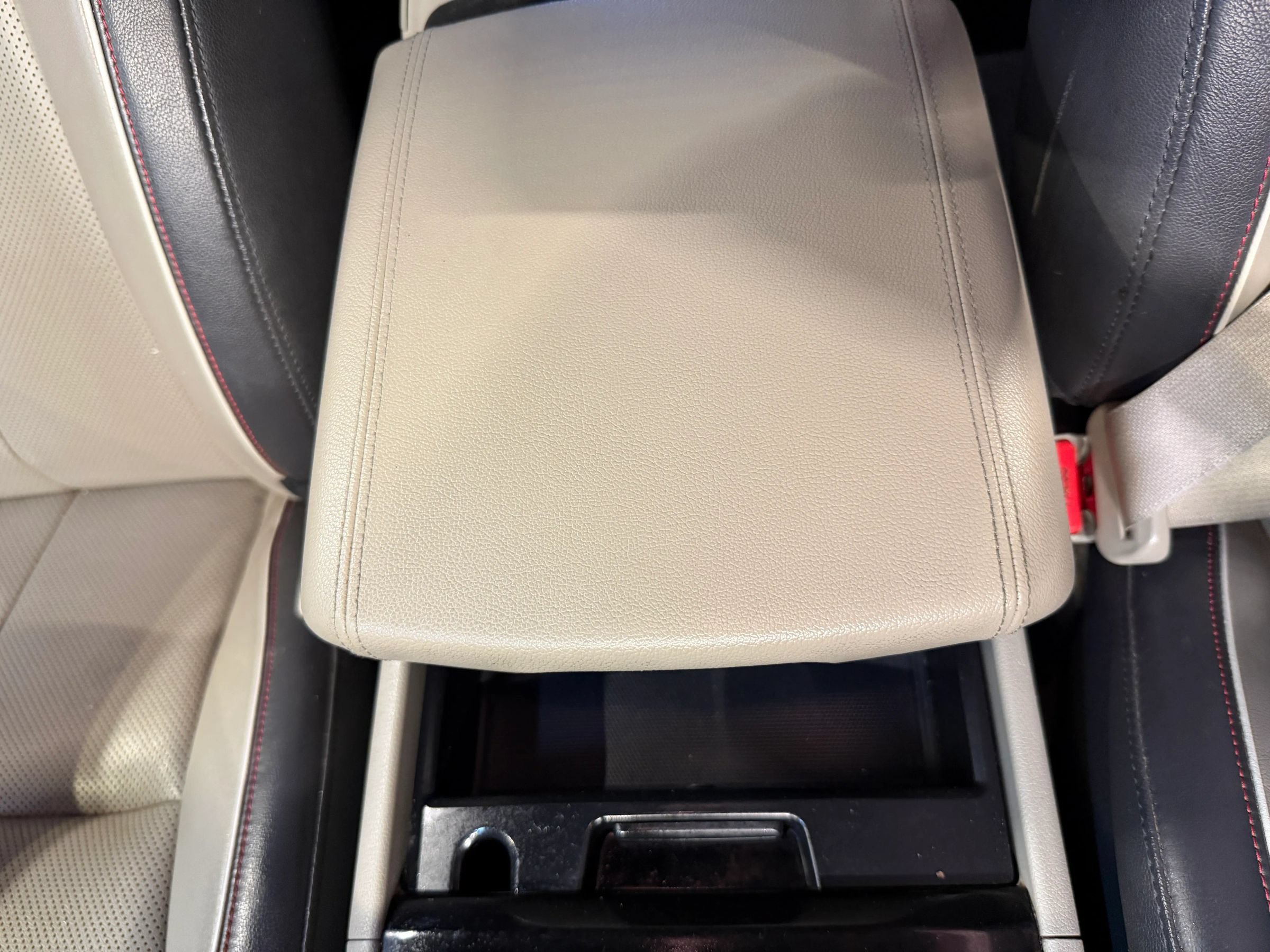 Used 2016 Kia Sedona EX FWD image 28