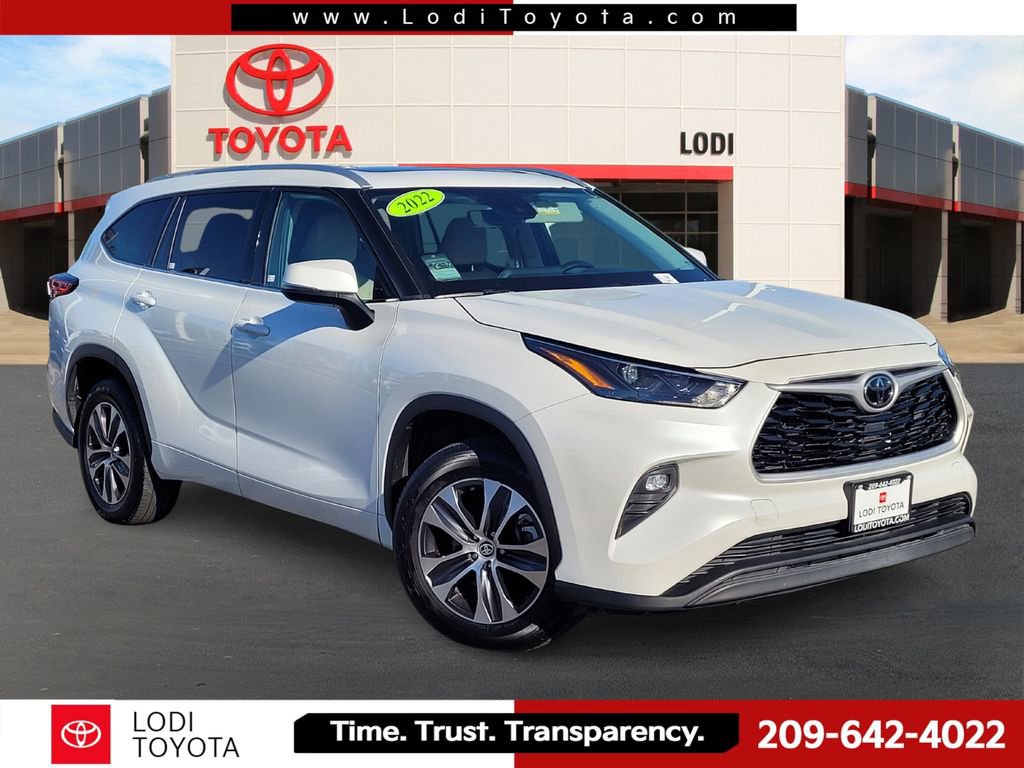 Used 2022 Toyota Highlander XLE