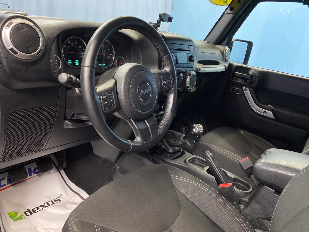 Certified 2017 Jeep Wrangler Unlimited Sahara w/ Connectivity Group AWD/4WD image 12