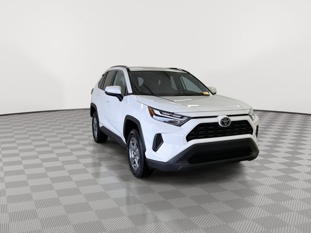Used 2025 Toyota RAV4 XLE image 2