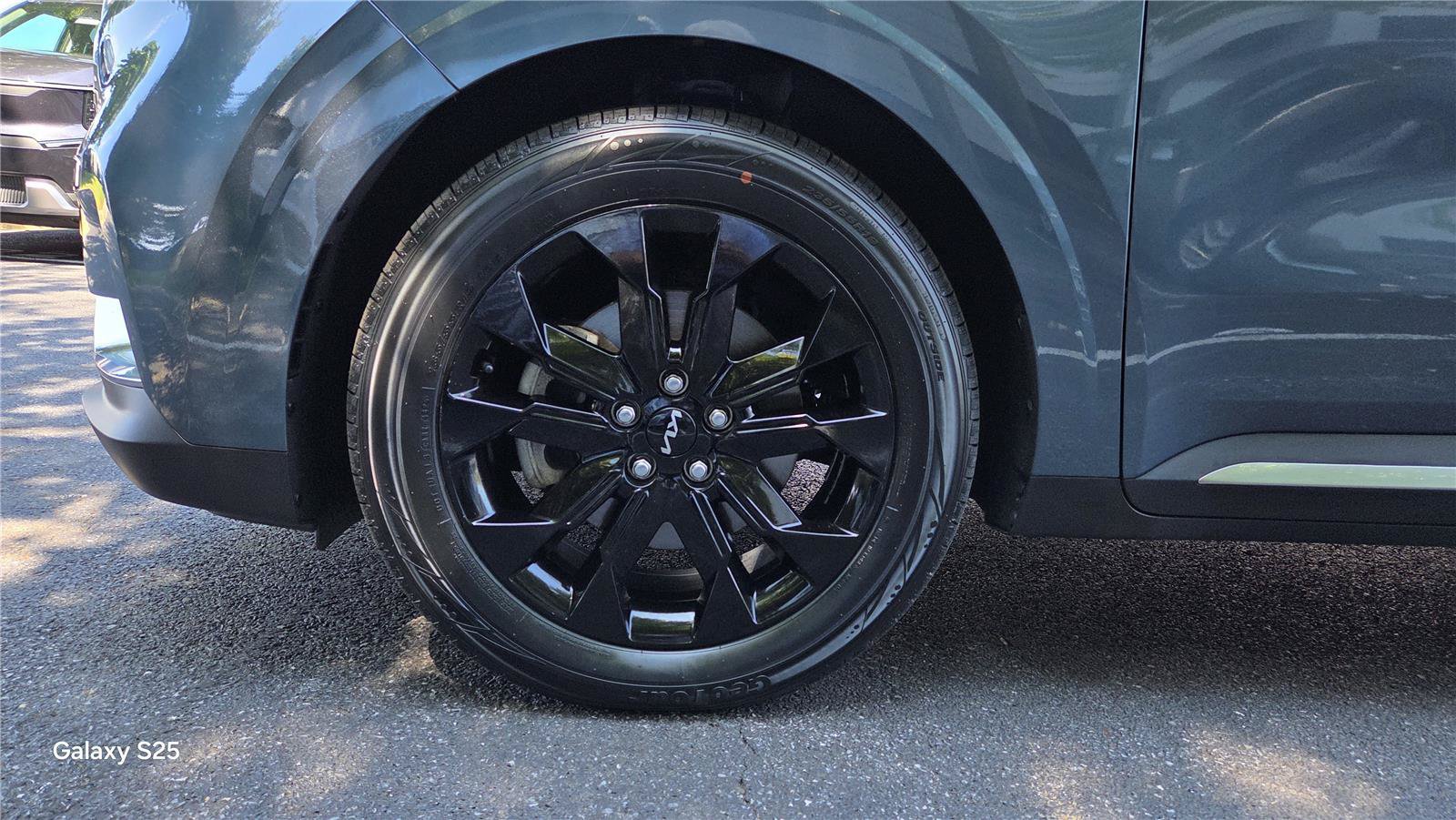 Certified 2024 Kia Carnival SX Prestige FWD image 11