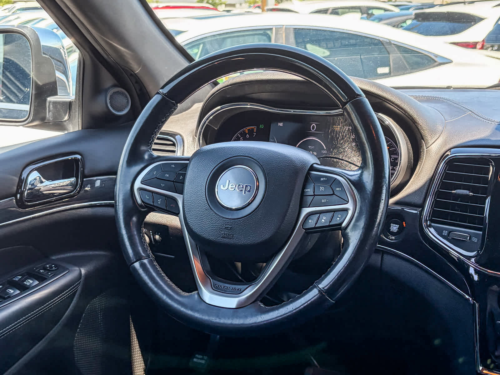 Used 2020 Jeep Grand Cherokee Overland AWD/4WD image 14