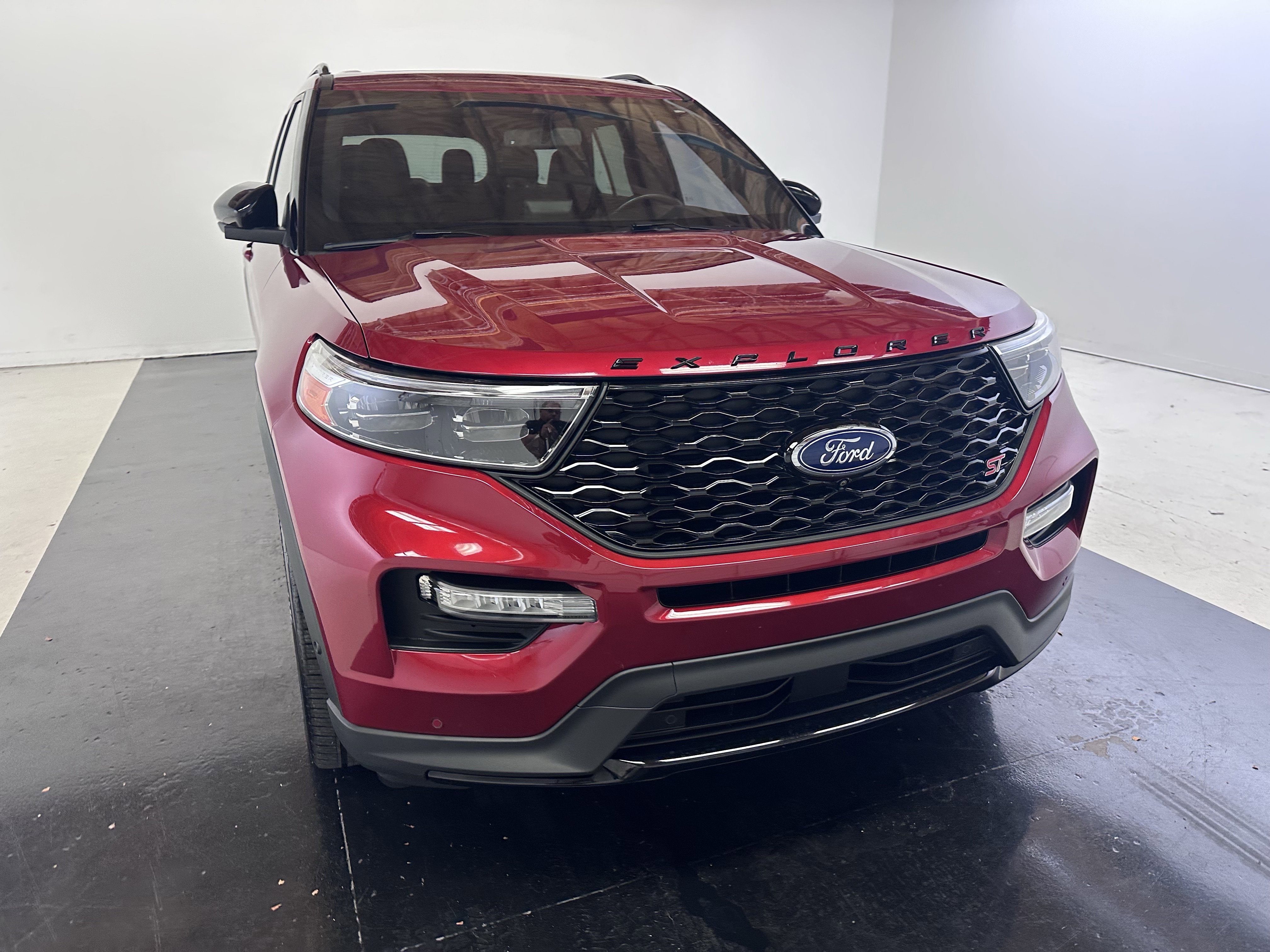 Used 2020 Ford Explorer ST w/ ST Street Pack image 6