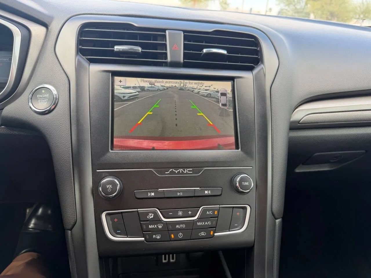 Used 2019 Ford Fusion SE w/ Equipment Group 151A FWD image 27