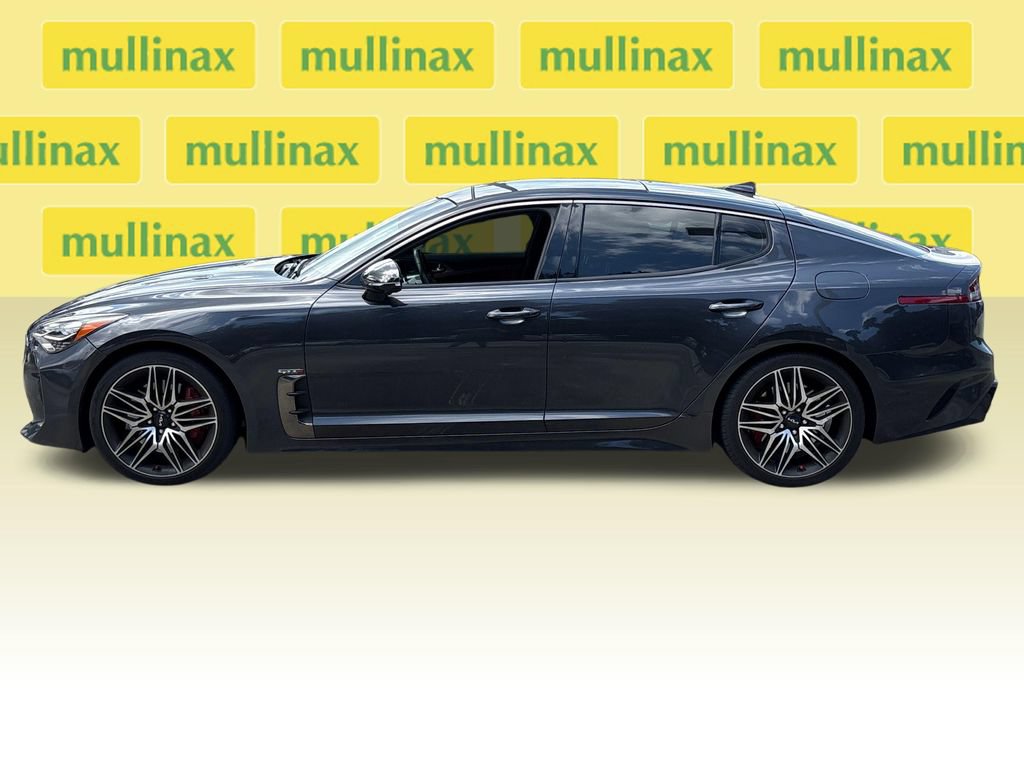 Used 2022 Kia Stinger GT2 w/ Red Interior Color Package RWD image 10