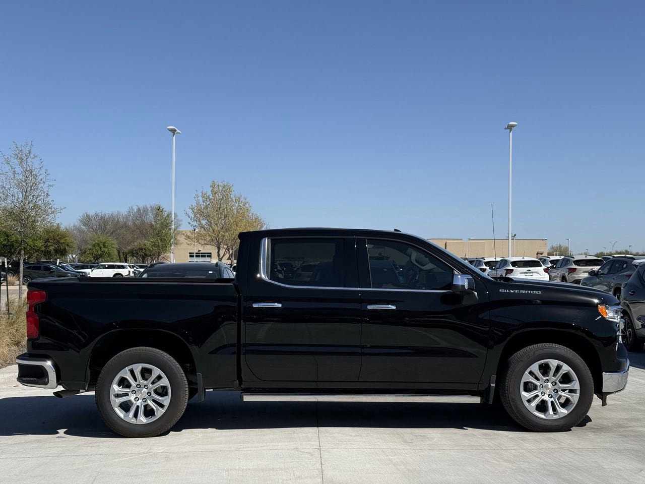 New 2026 Chevrolet Silverado 1500 LTZ w/ LTZ Premium Package image 3