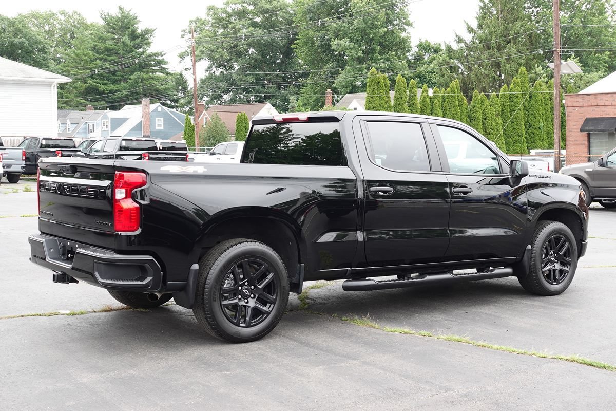 Used 2024 Chevrolet Silverado 1500 Custom AWD/4WD image 3