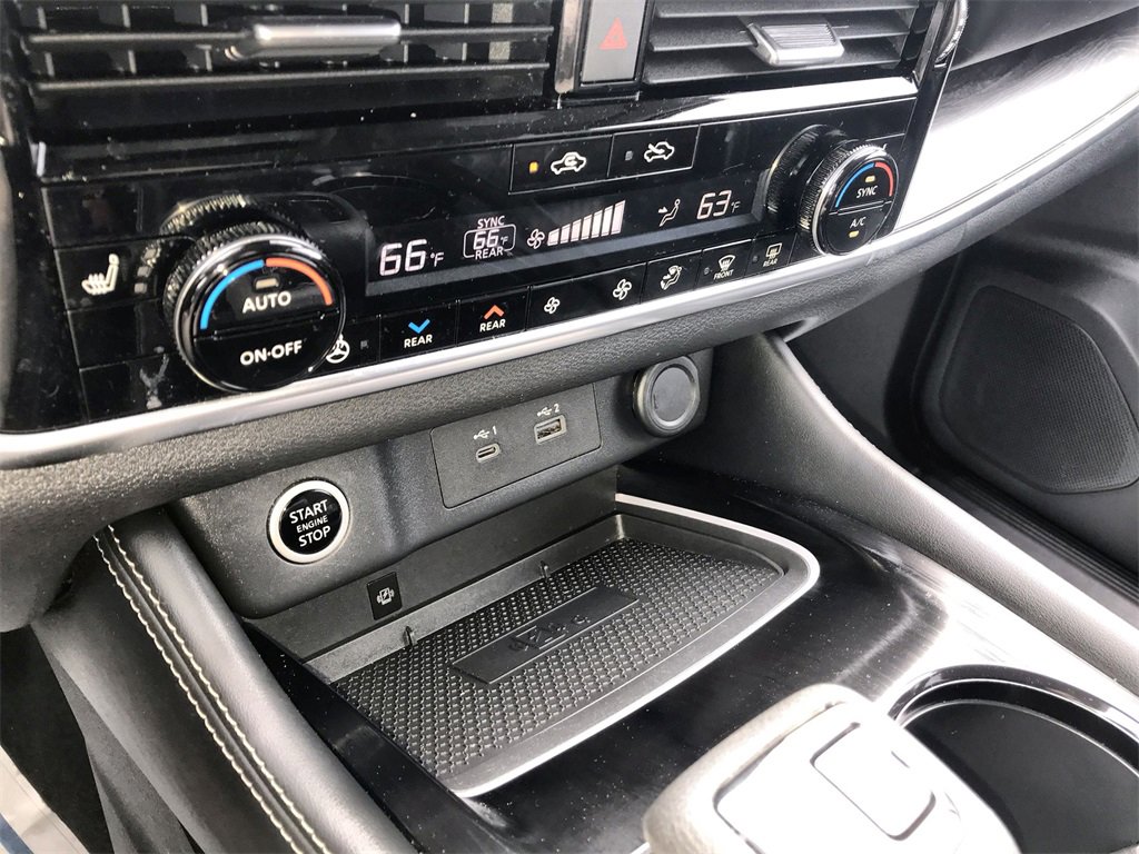 Used 2023 Nissan Rogue Platinum w/ Platinum Premium Package image 19