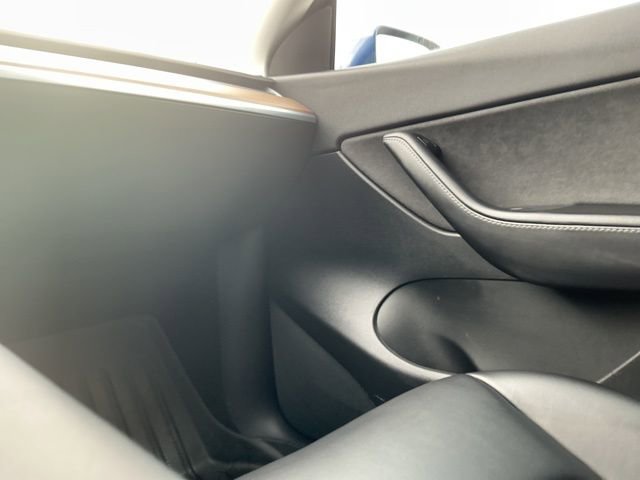 Used 2021 Tesla Model Y Long Range image 15