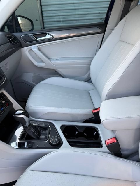 Used 2024 Volkswagen Tiguan SE w/ Panoramic Sunroof Package AWD/4WD image 14