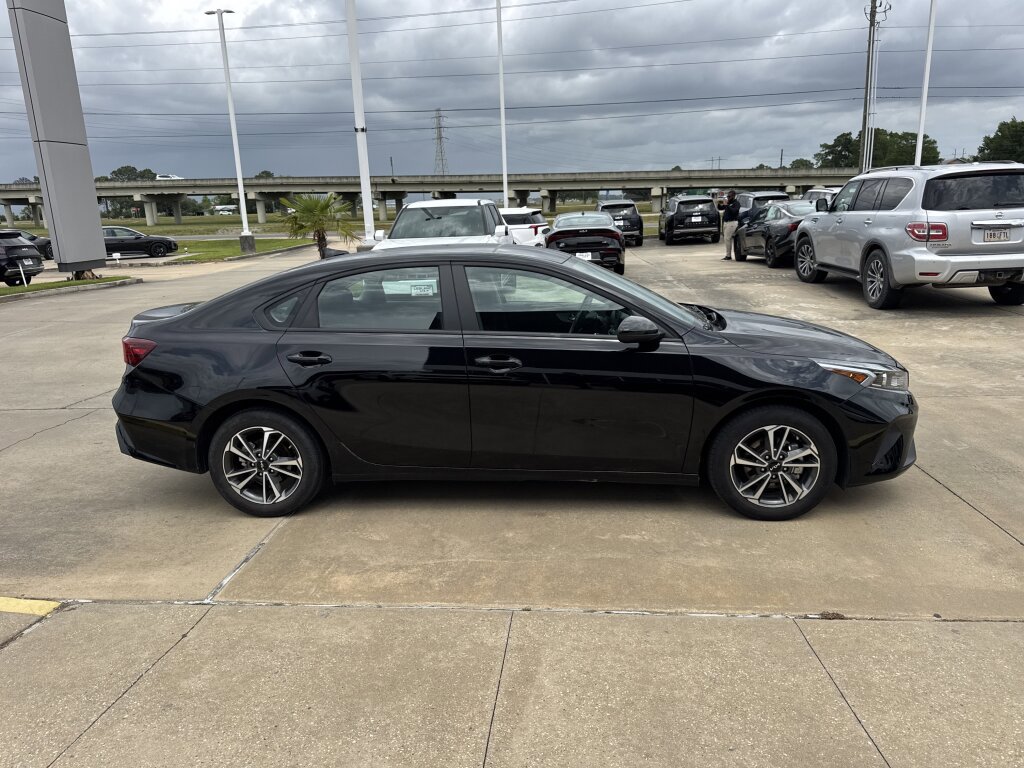 Certified 2024 Kia Forte LXS FWD image 11