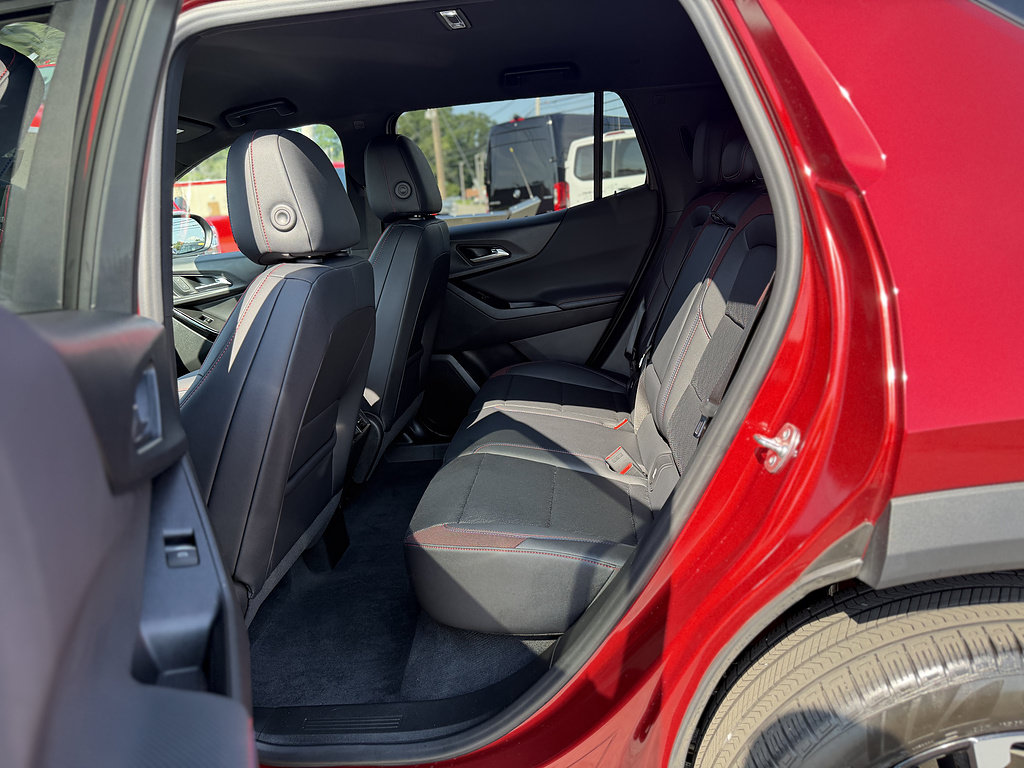 Used 2025 Chevrolet Equinox RS w/ Safety and Technology Package AWD/4WD image 11