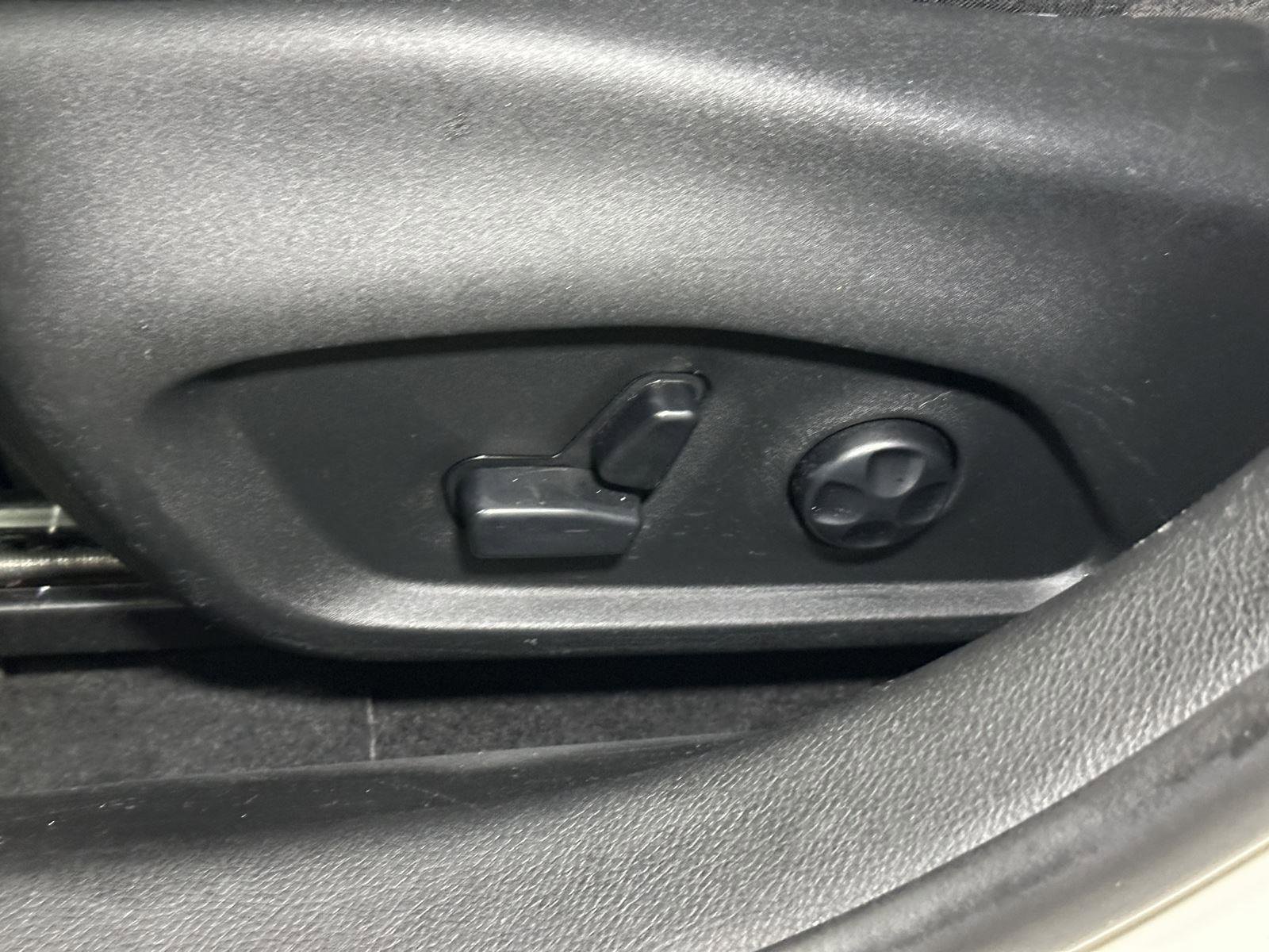 Used 2019 Jeep Compass Latitude w/ Popular Equipment Group image 23