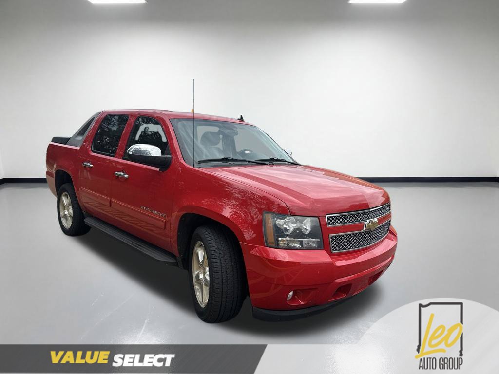 Used 2010 Chevrolet Avalanche LT w/ Luxury Package AWD/4WD image 2