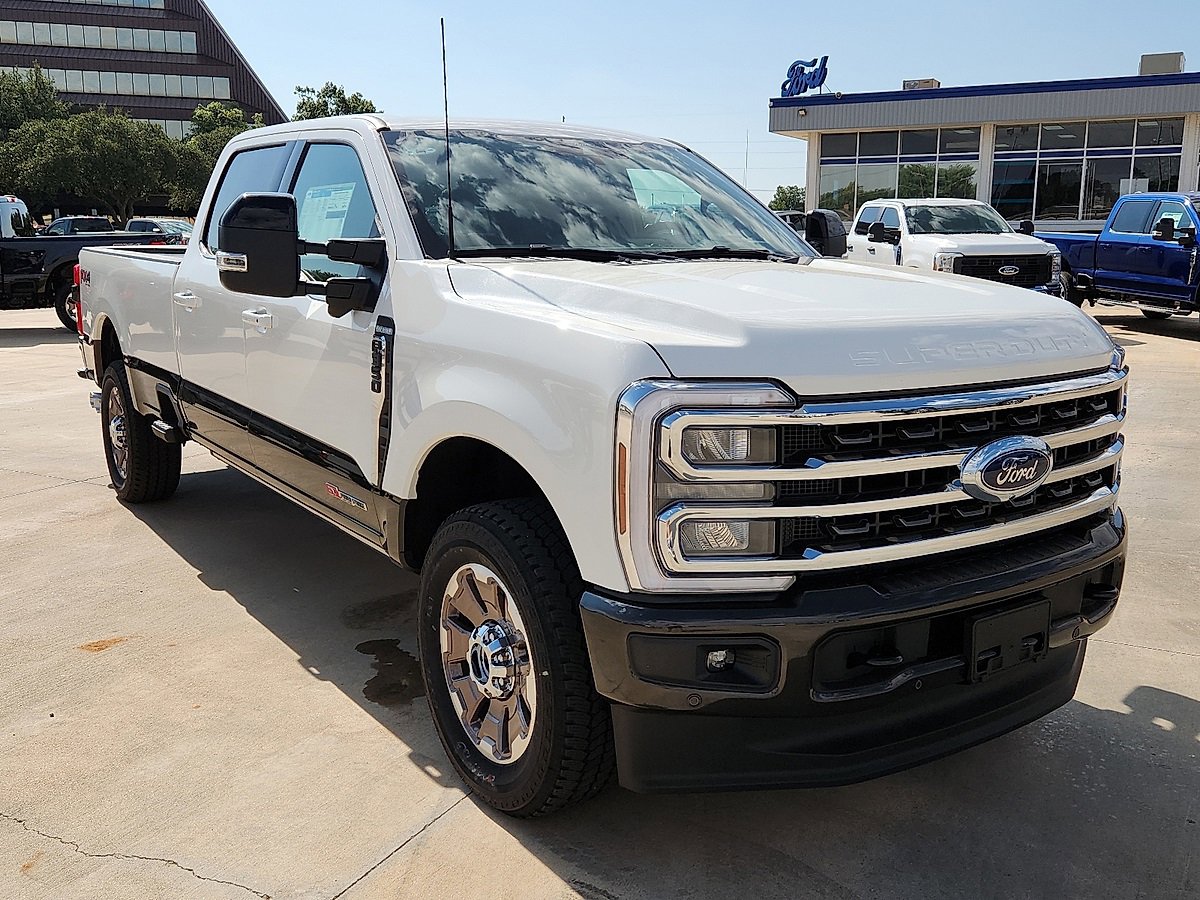 New 2025 Ford F350 King Ranch w/ FX4 Off-Road Package image 4