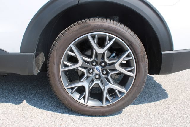 Used 2025 Ford Explorer Platinum w/ Ultimate Package AWD/4WD image 36