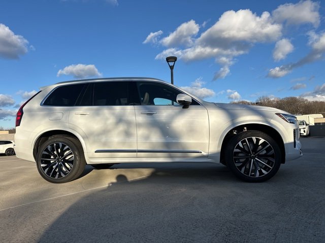 New 2026 Volvo XC90 B6 Plus w/ Protection Package Premier image 8