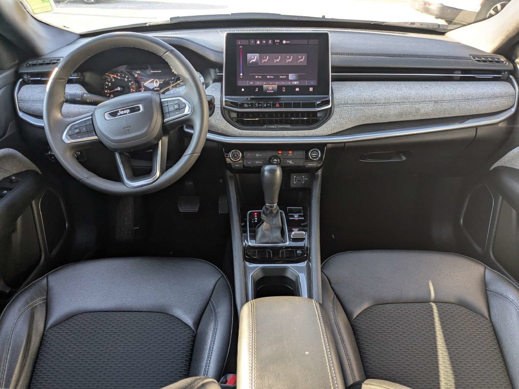 Used 2024 Jeep Compass Latitude AWD/4WD image 22