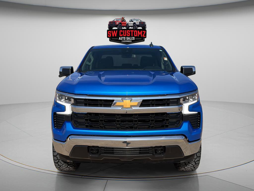 Used 2025 Chevrolet Silverado 1500 LT image 2