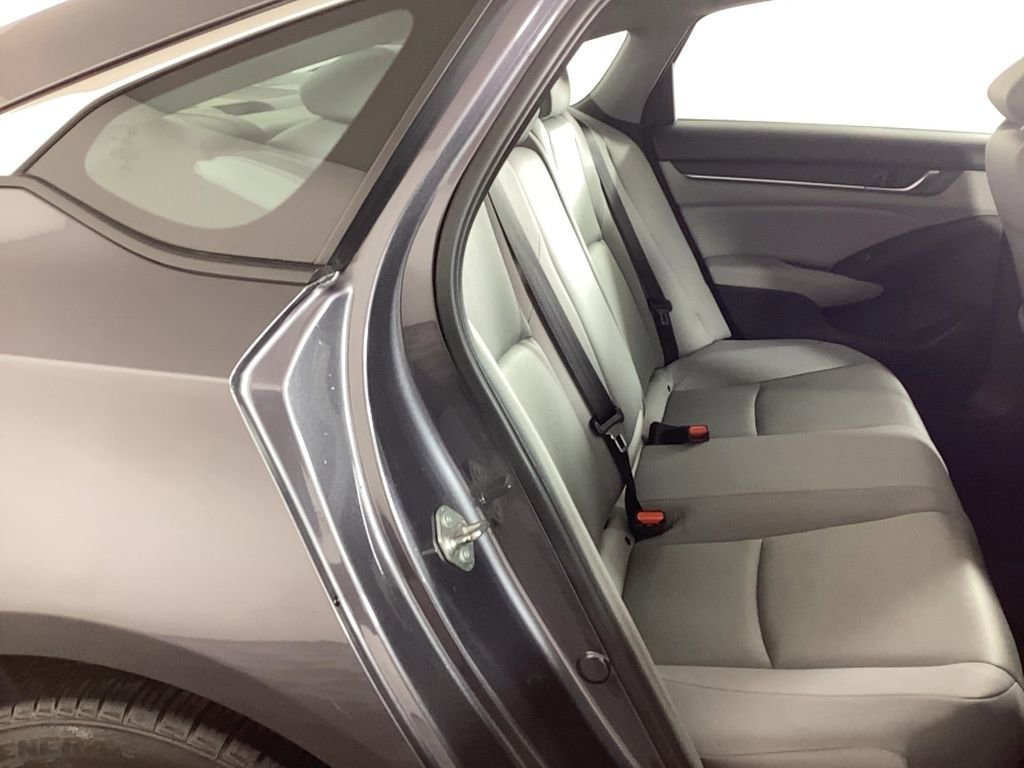Used 2018 Honda Accord EX image 10