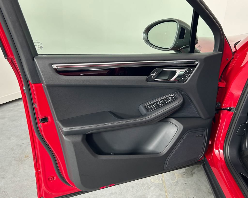 New 2026 Porsche Macan Turbo AWD/4WD image 14