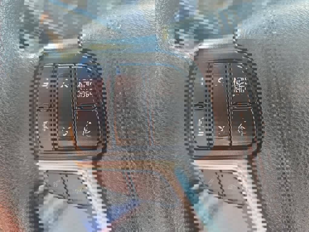 Used 2020 Toyota Sienna L image 19