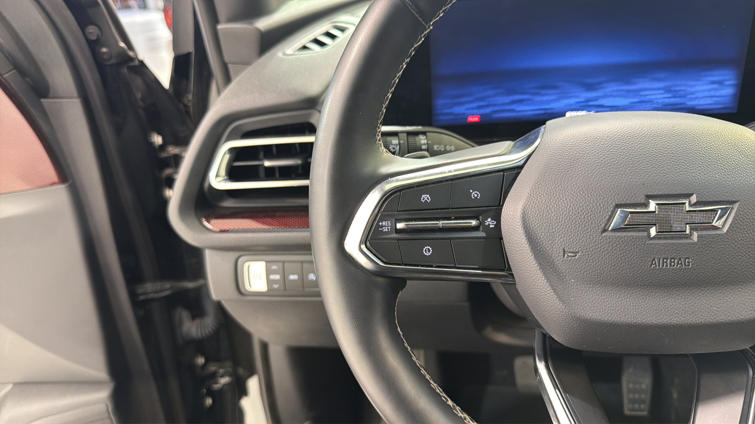 Used 2026 Chevrolet Traverse Z71 AWD/4WD image 13