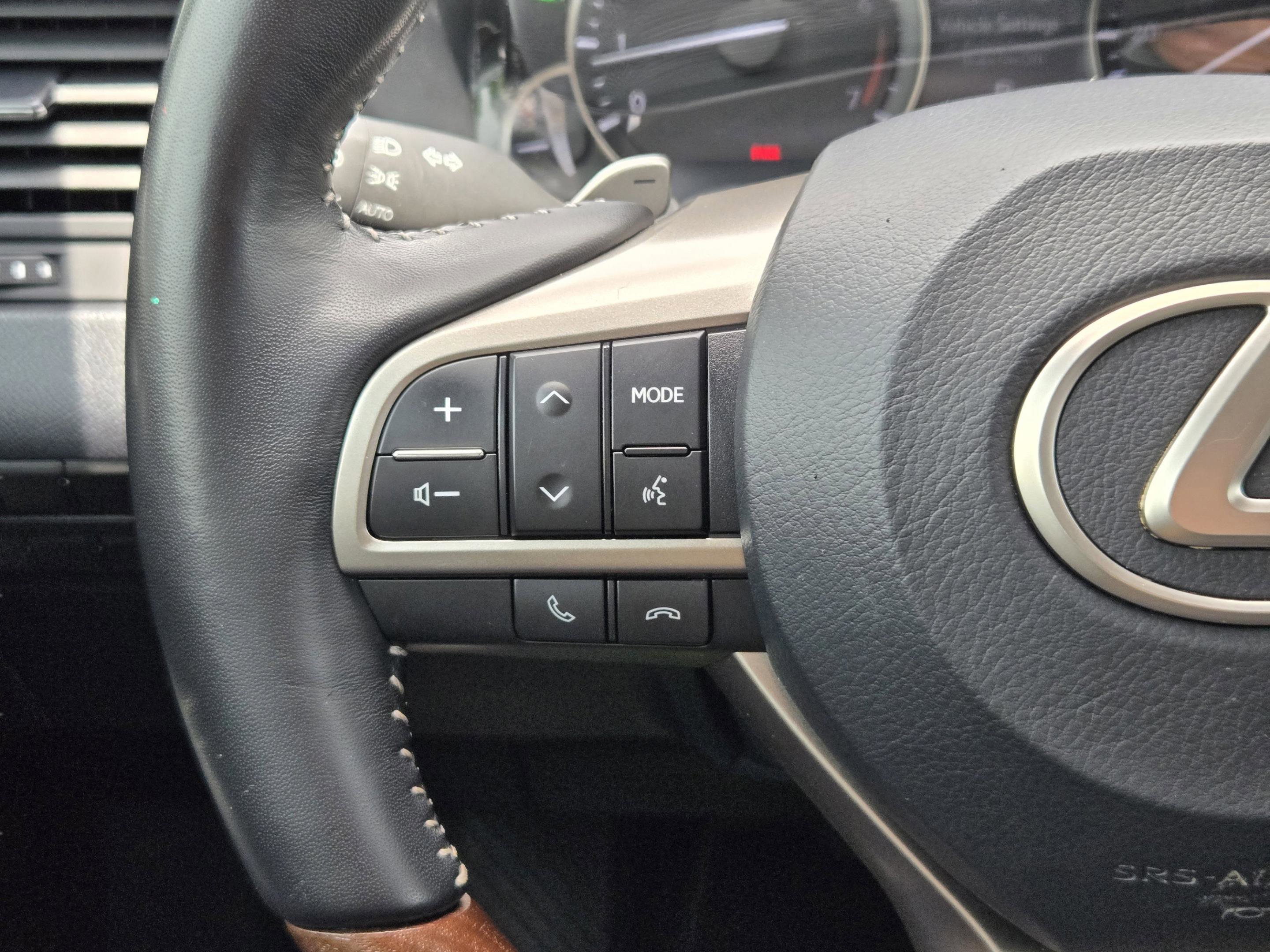 Used 2021 Lexus RX 350L FWD w/ Premium Package image 26