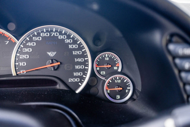 Used 2000 Chevrolet Corvette Coupe RWD image 27