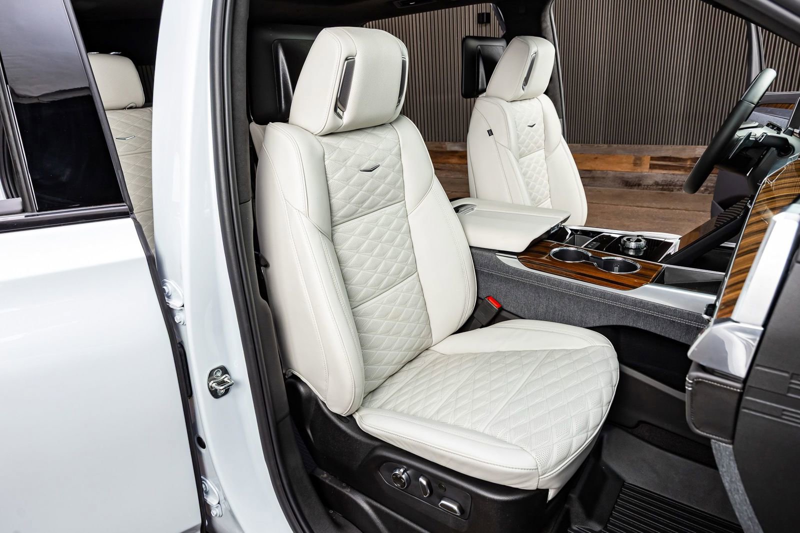 Used 2026 Cadillac Escalade Platinum Sport w/ LPO, Floor Liner Package image 31