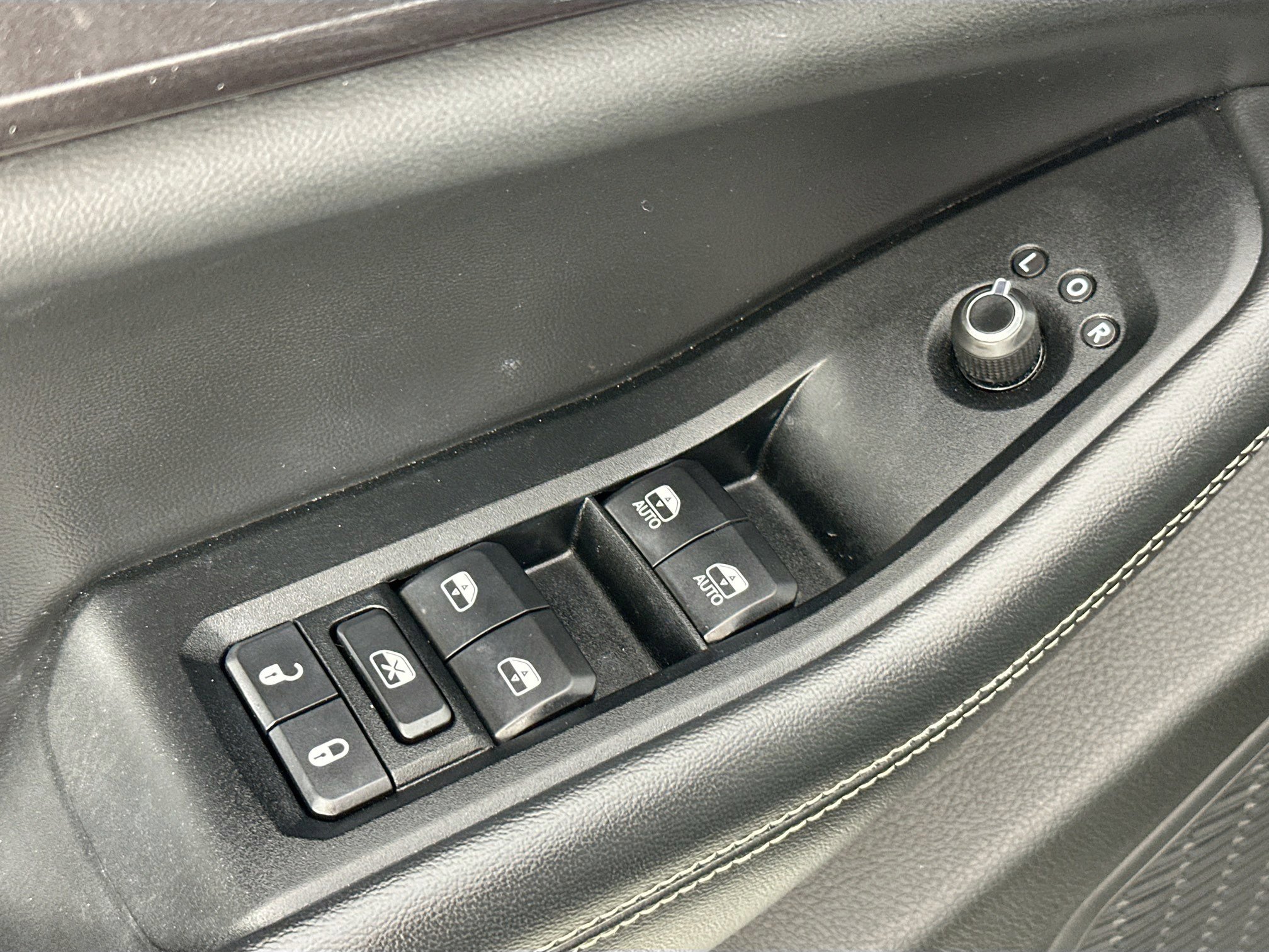 Used 2023 Jeep Grand Cherokee L Laredo AWD/4WD image 17