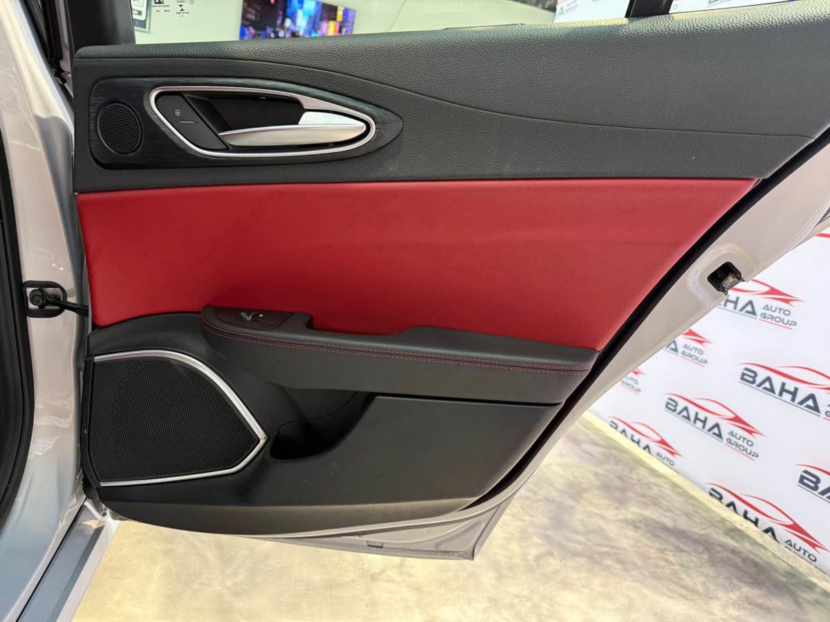 Used 2021 Alfa Romeo Giulia Sprint w/ Sun & Sound Package image 50