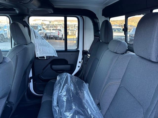 New 2026 Jeep Gladiator Sport AWD/4WD image 17
