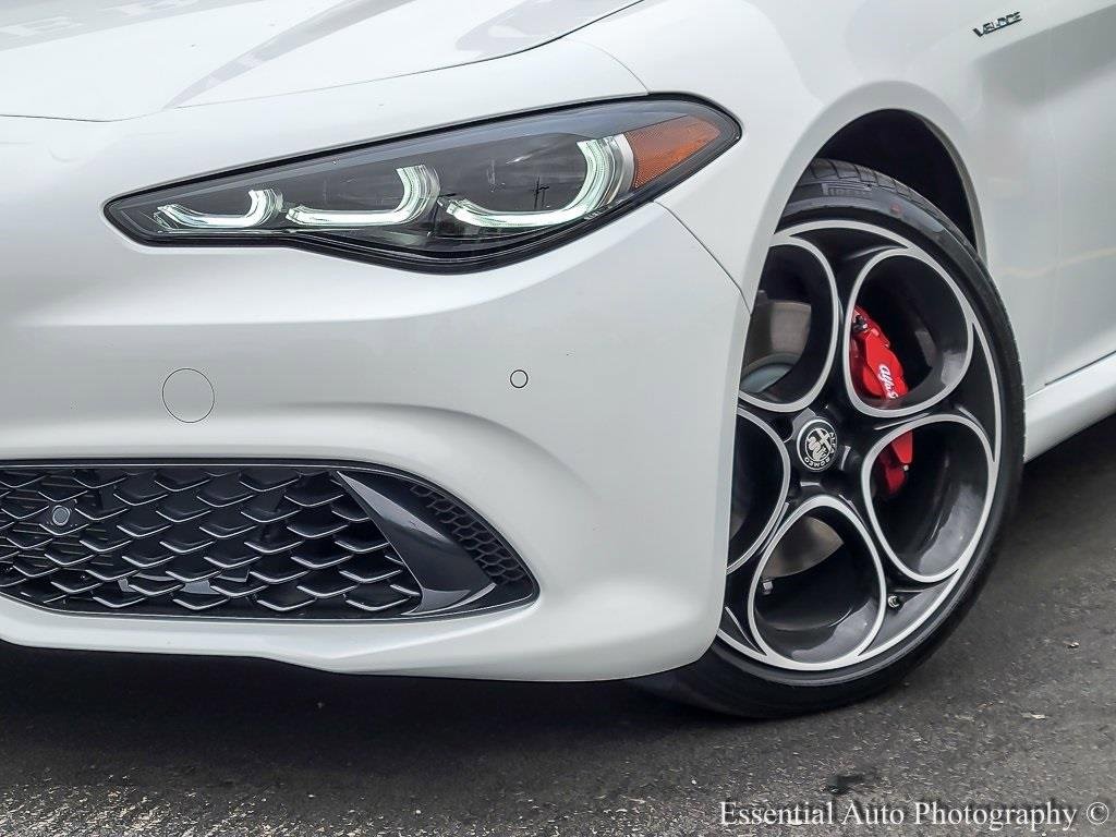 New 2025 Alfa Romeo Giulia AWD w/ Veloce Package AWD image 3