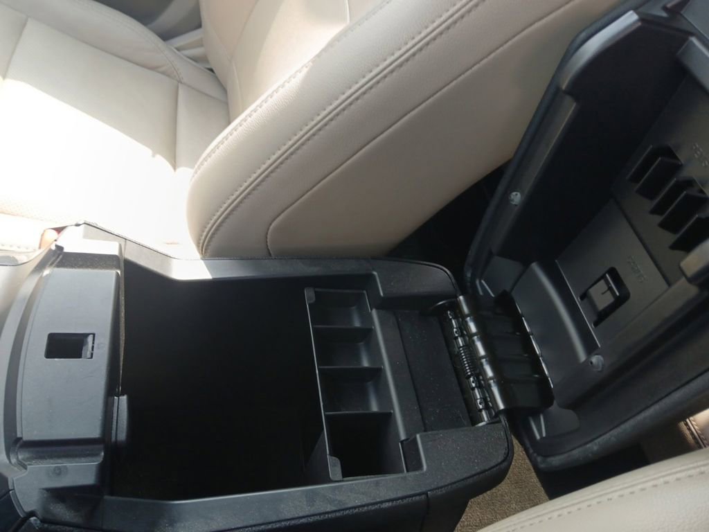 Used 2018 Ford Explorer Limited w/ Ford Safe & Smart Package FWD image 30