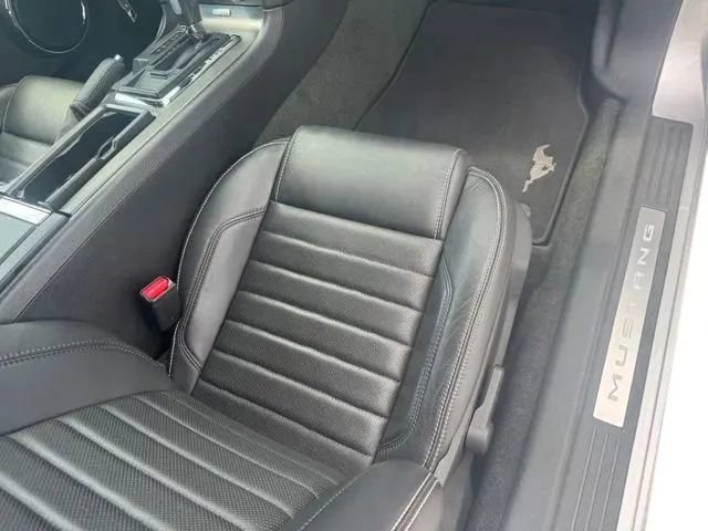 Used 2013 Ford Mustang Premium RWD image 14