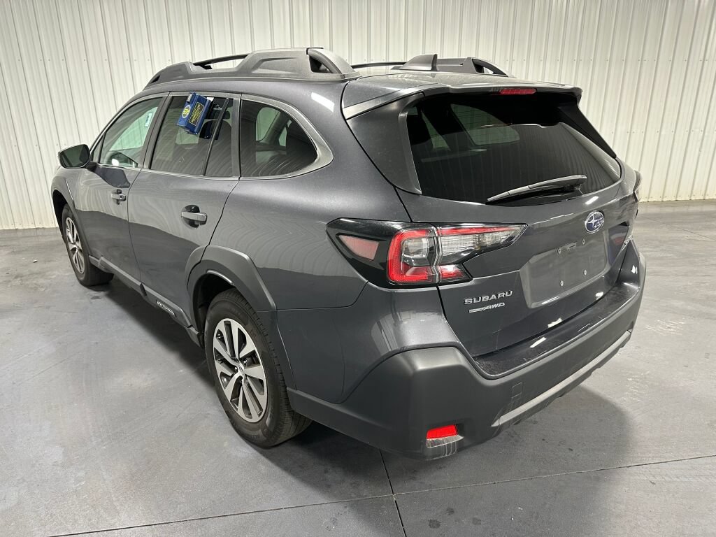 Used 2024 Subaru Outback Premium AWD/4WD image 3