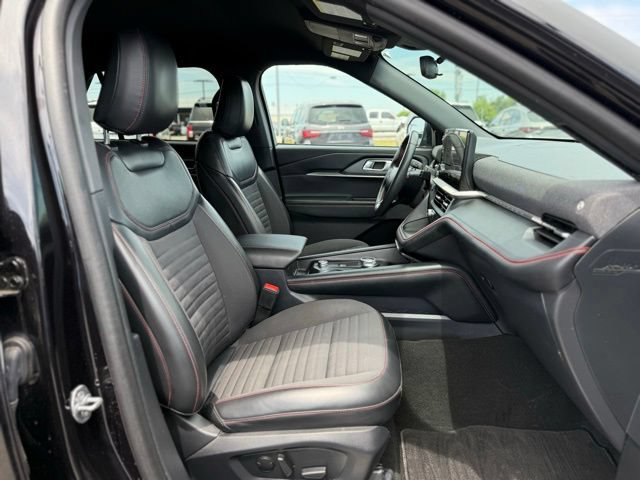 Used 2025 Ford Explorer ST-Line AWD/4WD image 19