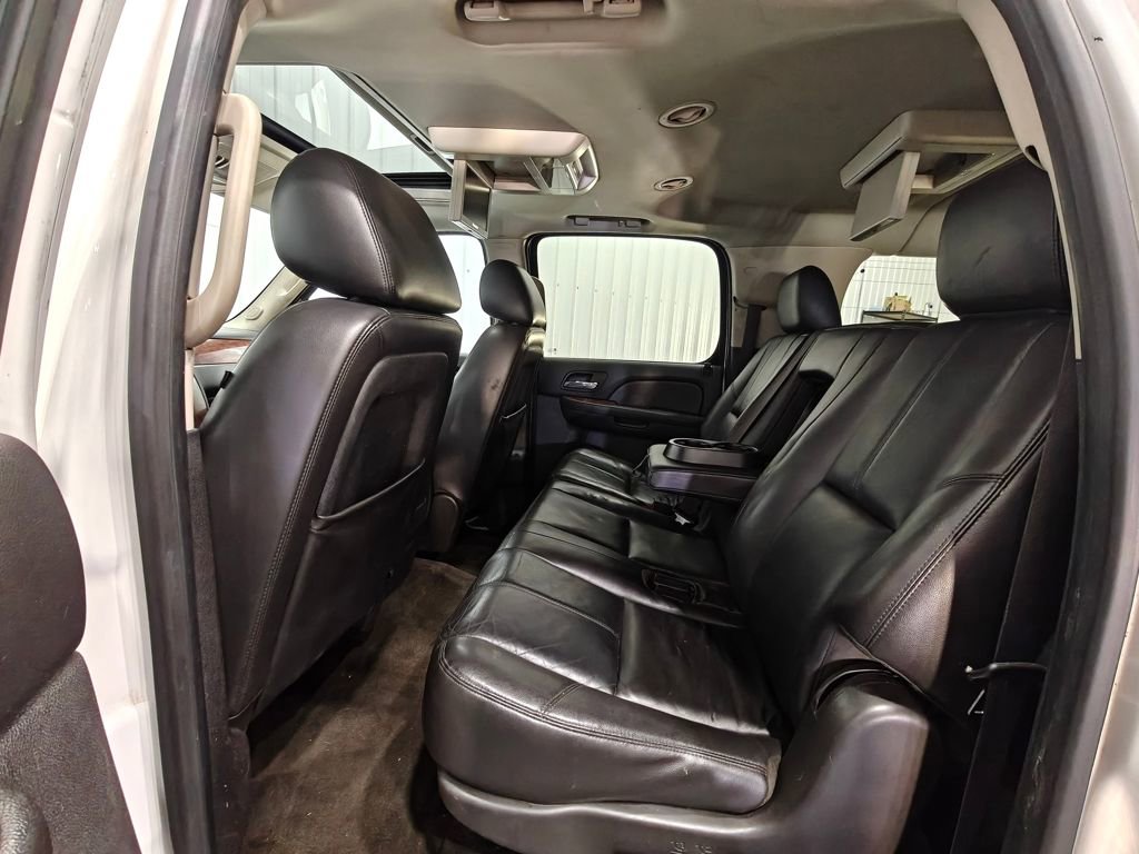 Used 2013 Chevrolet Suburban LT image 30