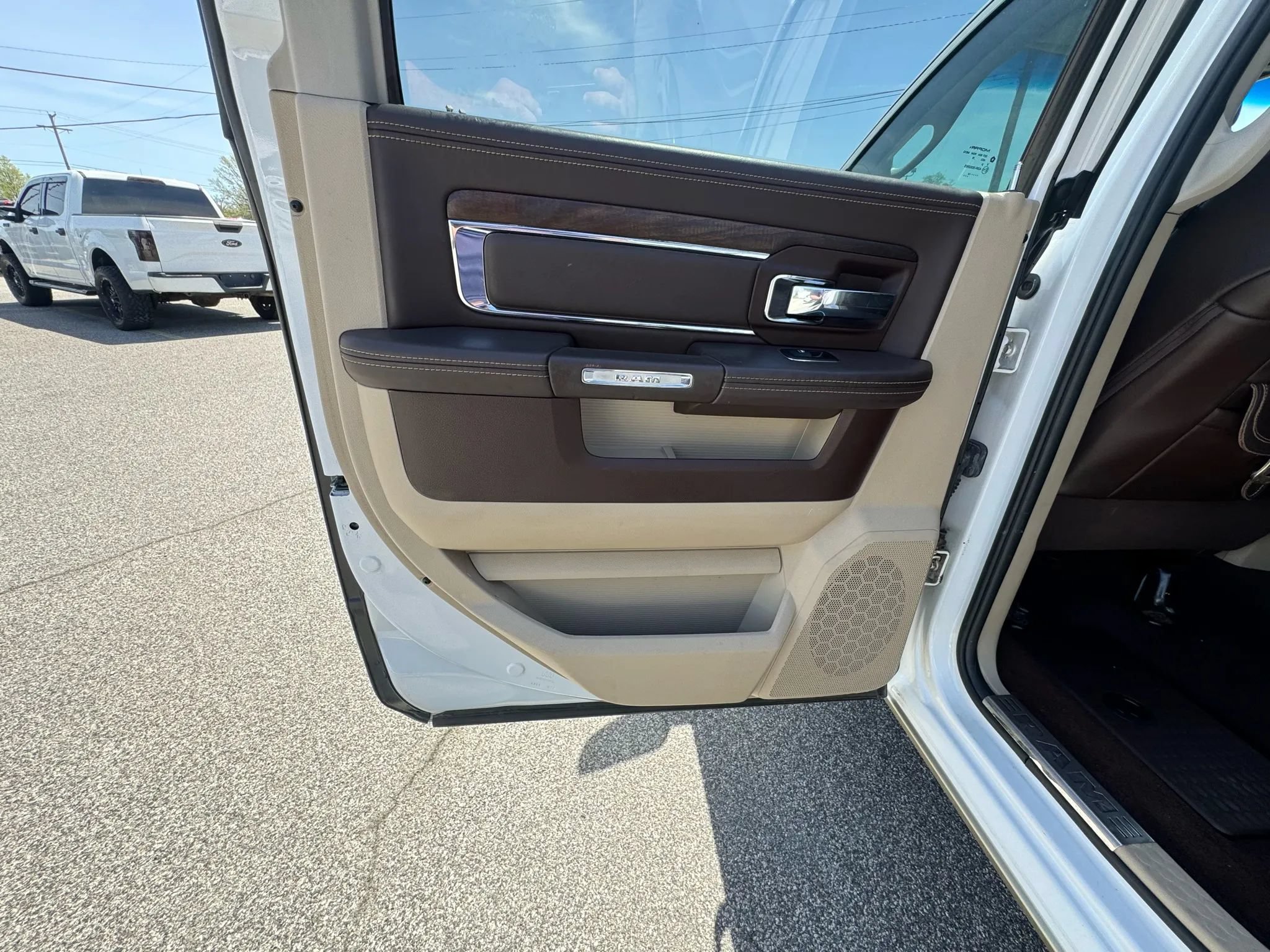 Used 2014 RAM 1500 Laramie Longhorn w/ Convenience Group AWD/4WD image 12