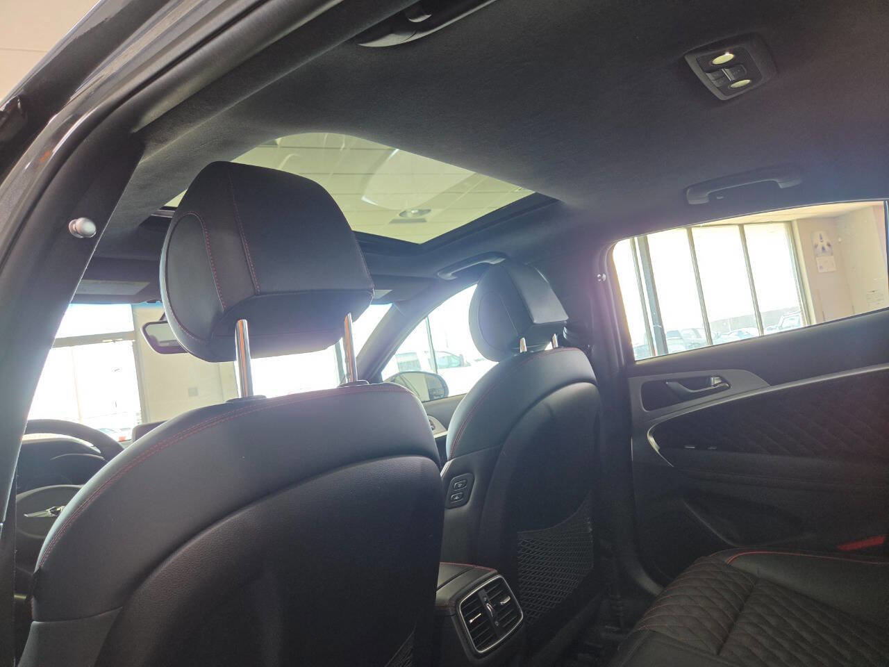 Used 2020 Genesis G70 3.3T w/ Sport Package image 20