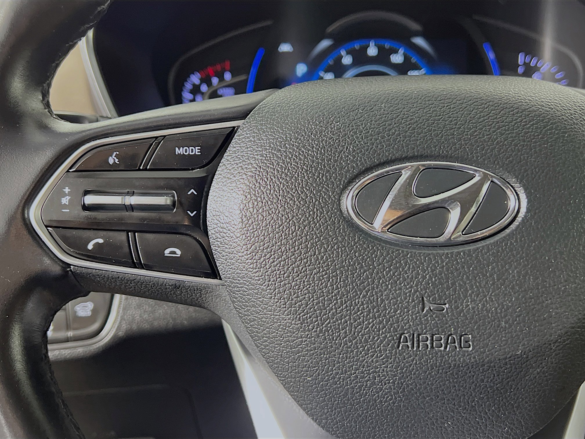 Used 2019 Hyundai Santa Fe FWD image 19