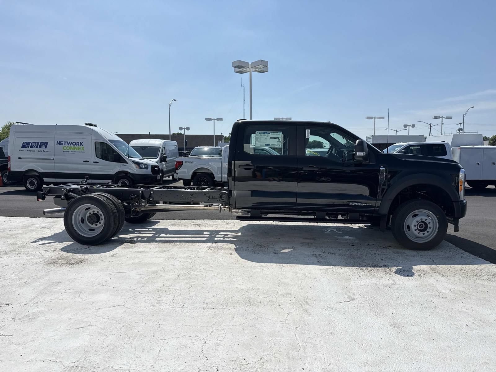 New 2026 Ford F550 4x4 Crew Cab Super Duty image 2