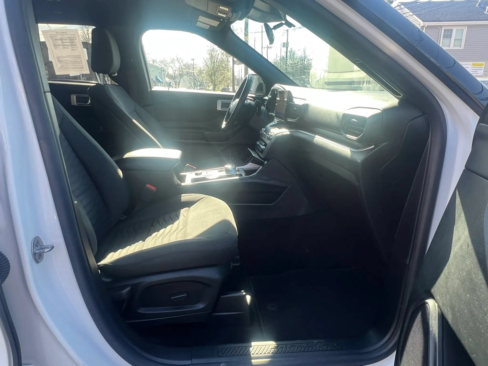 Used 2020 Ford Explorer XLT AWD/4WD image 32