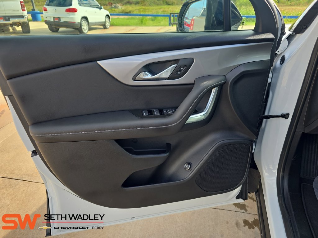 New 2026 Chevrolet Blazer LT w/ Convenience Package FWD image 27